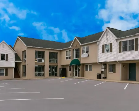 Rodeway Inn & Suites Hershey Hotels in Hershey