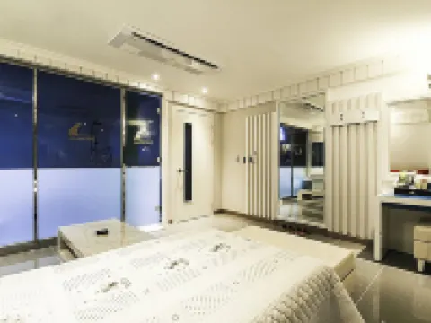 Muan Namak Self Check-in Hotel 務安のホテル