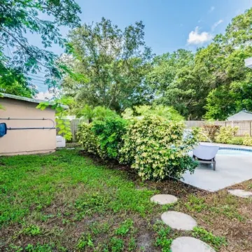 Home w/Heated Pool 10 Mins to Clearwater Beach!