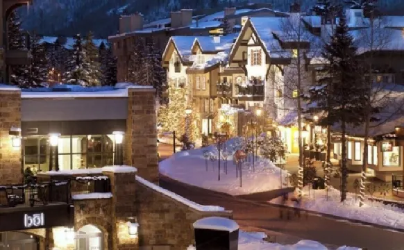 Condo in the heart of Vail - Free Breakfast, Free Parking, No Resort Fee
