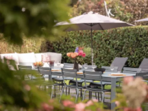 Large Chic Stylish Villa Superb Garden