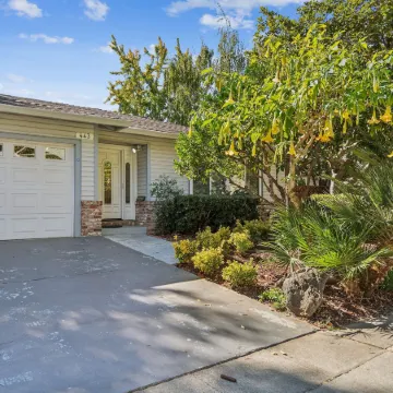 Spacious Mountain View Duplex In Prime Location 3 Bedroom Duplex
