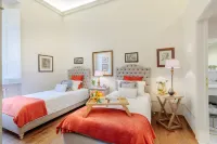 The Medieval Penthouse, Indulge Among History in a Luxury 5 Bedrooms Apartment
