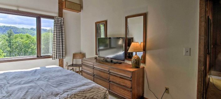 Family-Friendly Glen Home w/ White Mountain Views! Hotels in Bartlett