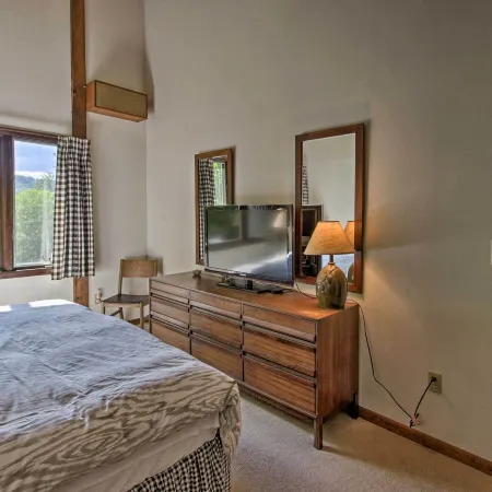 Family-Friendly Glen Home w/ White Mountain Views! Hotels in Bartlett