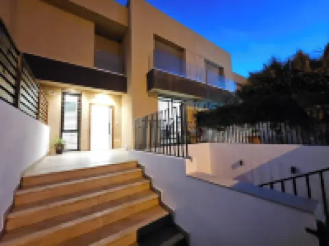 拉馬爾薩中心的精緻別墅帶花園 住宿飯店