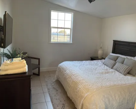 Quiet apartment at the mouth of meadow mountains.  Located right off of i15. Hotels in Millard County