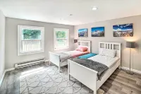 Mtn-View Deck and Fire Pit Modern Gold Bar Escape - Homestays