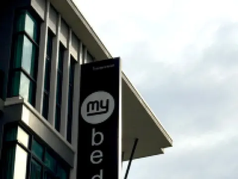 我的床春武裡 Sripathum University Chonburi Campus附近的飯店