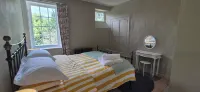 High spec, self contained apartment with garden in Georgian Manor House