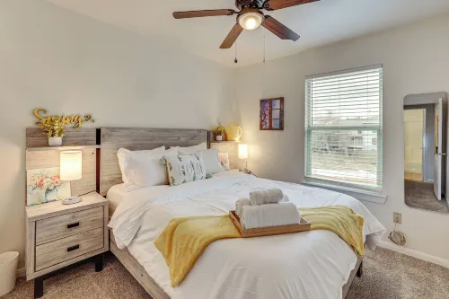 Suburban San Antonio Stay Near Parks & Hospitals - Wifi