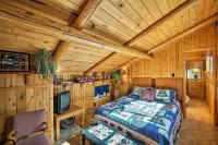 Private 'Yaak River Hideaway' w/ Deck & Mtn Views! - Parking