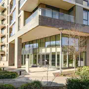 Modern Cozy Kingston Flat, 5 Mins to Train Station Hotel Exterior