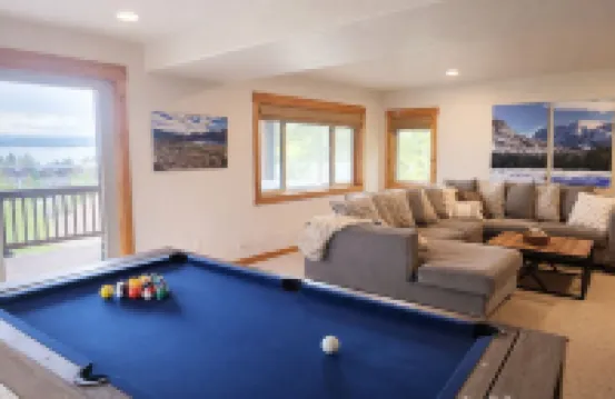 Stunning Lake & Mountain Views + Walk to Town + XL Hot Tub!