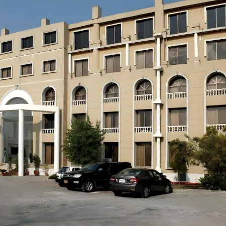 Avari Xpress, Islamabad Отели рядом с достопримечательностью «Парк Анкара»