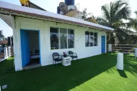 Beachouse Beachfront Cottages and Suites - Beach
