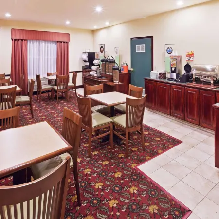 Country Inn & Suites by Radisson, Tulsa, OK