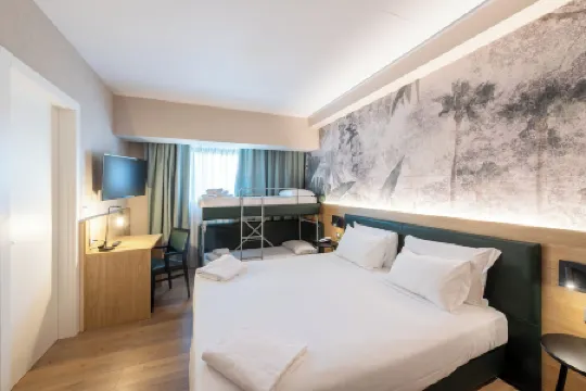 Neo Hotel