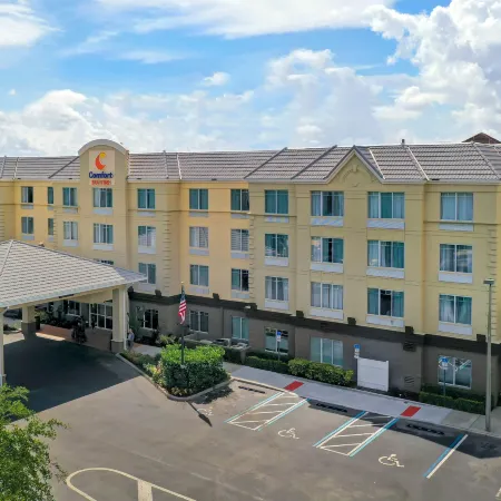 Comfort Suites Near Universal Orlando Resort