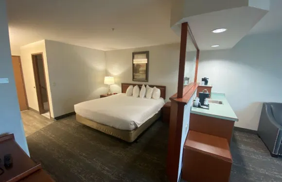 塞勒姆希洛套房酒店