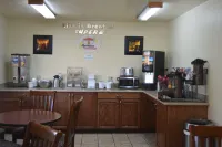 Super 8 by Wyndham St. George UT - sarapan