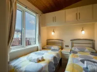 Lodge on Rame Peninsula Near Freathy Beach - 4-Star