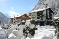 Typically Swiss Hotel Täscherhof