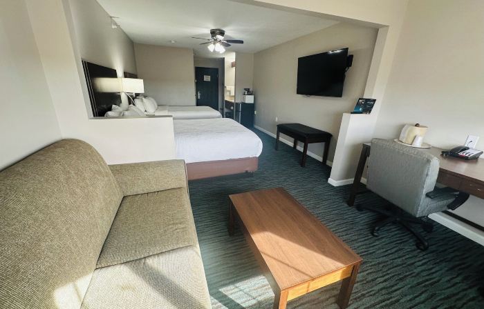 BRIDGEPOINTE INN & SUITES