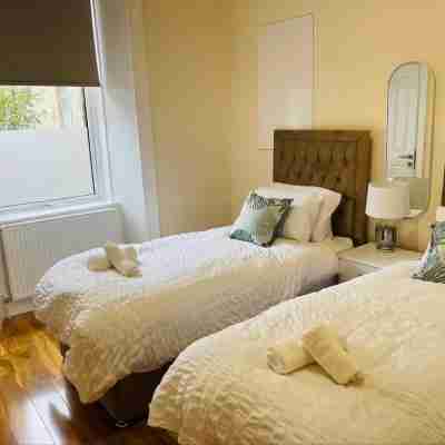 Near Hampden - Parking - Wifi - Sleeps 6 Others