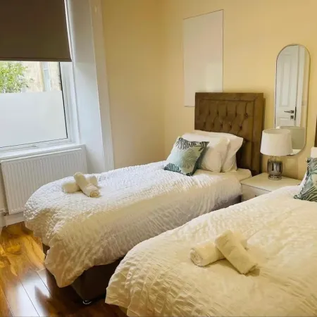 Near Hampden - Parking - Wifi - Sleeps 6