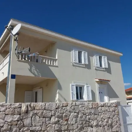 Apartment Mer