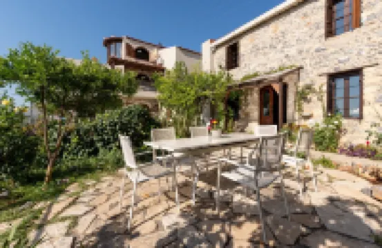 Elia Woodstone Houses Hotels in 