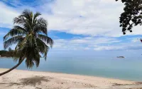 Little Heaven by Sky Hive, A Beach Front Bungalow -  Casas de vacaciones