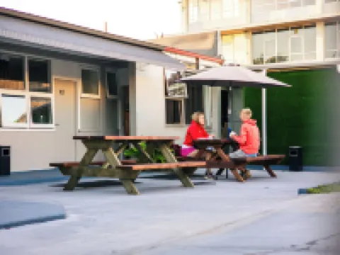 Flying Pig Backpackers Rotorua Hotels near Agrodome