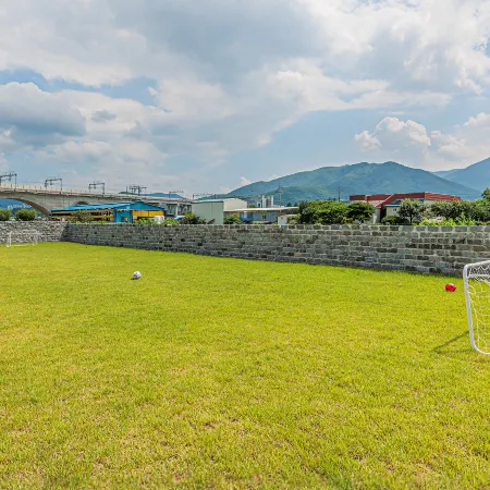 Gyeongju Hanchae Отели рядом с достопримечательностью «Храм Синсонса»