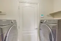 Easy Living in Brownsville! Home Near Med Center - 3 stjerner