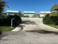 Cozy private green studio cottage on water free floating dock at your doorstep Hotels in Freeport