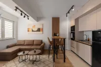 Centrally Located Cozy Oasis D&O Condo - 2-Star