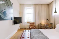 B2 Boutique Hotel + Spa - Pools