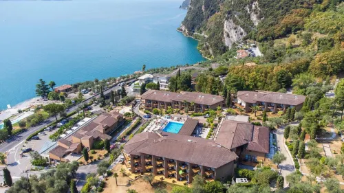 Hotel Leonardo Da Vinci - parking