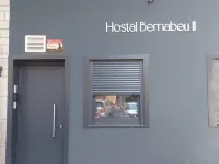 Hostal Bernabeu 2 Отели рядом с достопримечательностью «Небоскреб банка Бильбао»