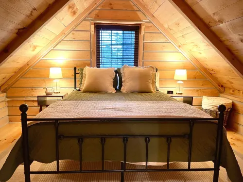 Secluded Shipshewana Log Cabin In the Woods