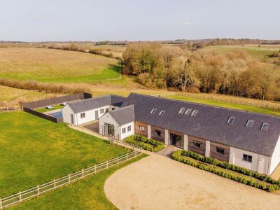 Luxury Cotswolds Estate with Pool