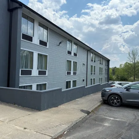 Holiday Lodge Hotel and Conference Center