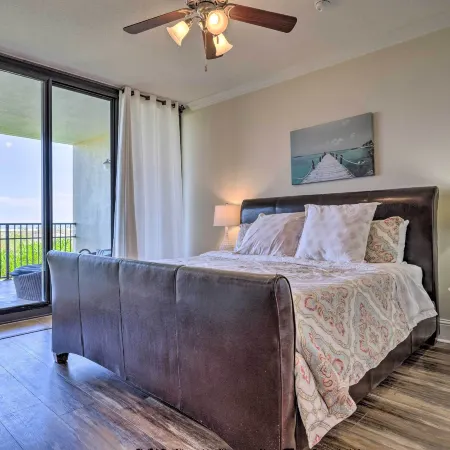 Dauphin Island Condo w/ Pool, Balcony & Ocean View