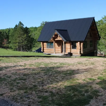 Waterfall View Cabin at White Buffalo Lodge;Family-friendly with lake access
