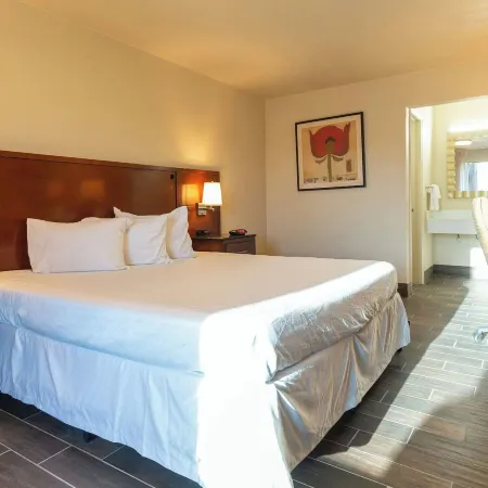 Magnuson Extended Stay and Suites Airport Hotel