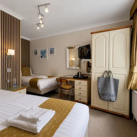 Riviera Lodge Hotel