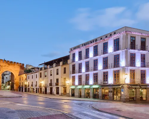 Boutique Hotel Luna Triunfo Granada Отели рядом с достопримечательностью «Беиро»