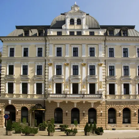 Hotel President